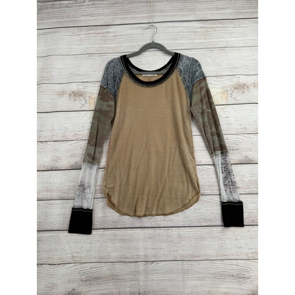 We The Free Thermal Top Women Large Tan Mixed Media Camo Snakeskin Raglan Sleeve